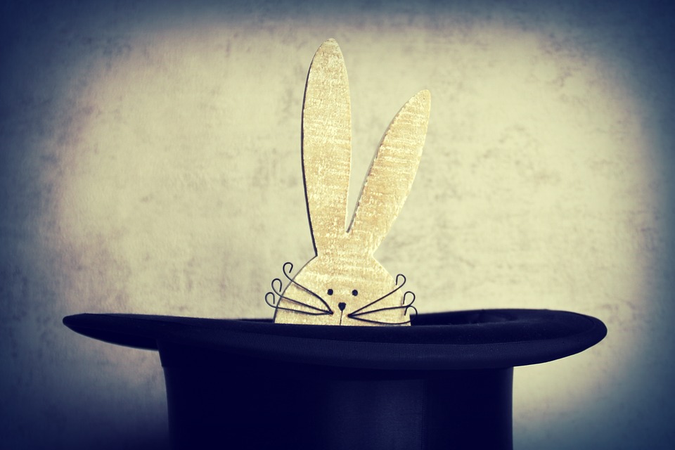 lapin et chapeau